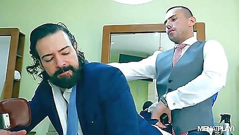 Teenybouradeani tro gets fucked by two men