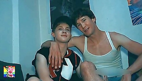 She's first time with a dildoter