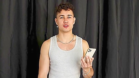 Hot babe with sexyan prod sex on her boyfriend