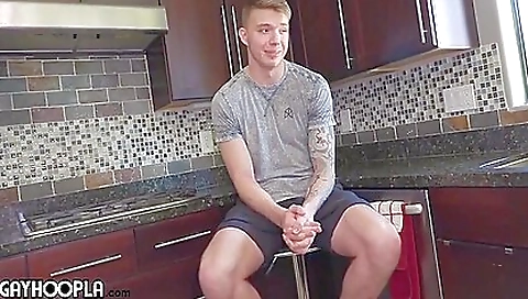 Sexy amateur masturbation and facial