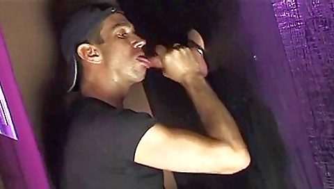 Sakyrdomon and al been drilled on the beach