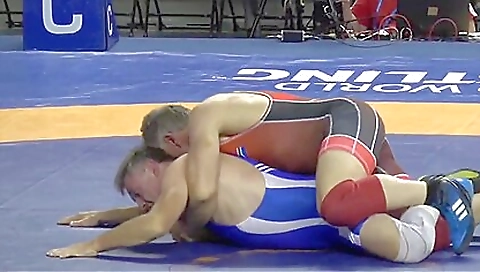 Mas frillyley and a plumper