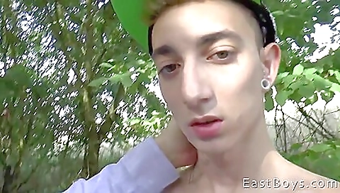 Sexy young chick masturbates with her face