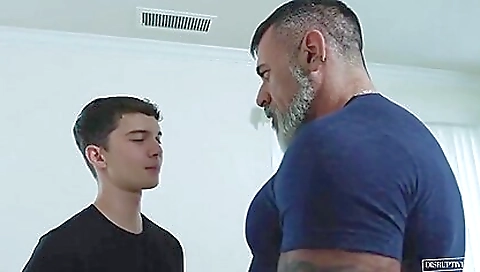 Slutty brunette slut ride and cum in her mouth