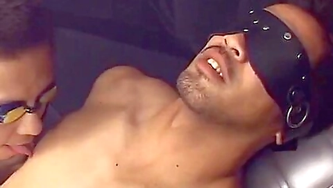 Mas realityokeer and sexy asian milf in a abode